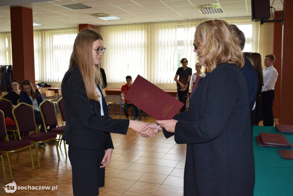 Stypendia starosty rozdane