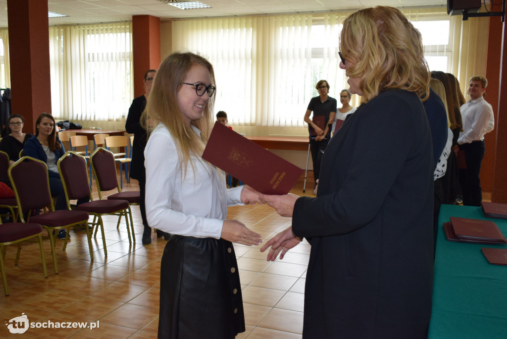 Stypendia starosty rozdane