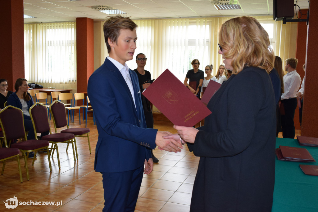 Stypendia starosty rozdane