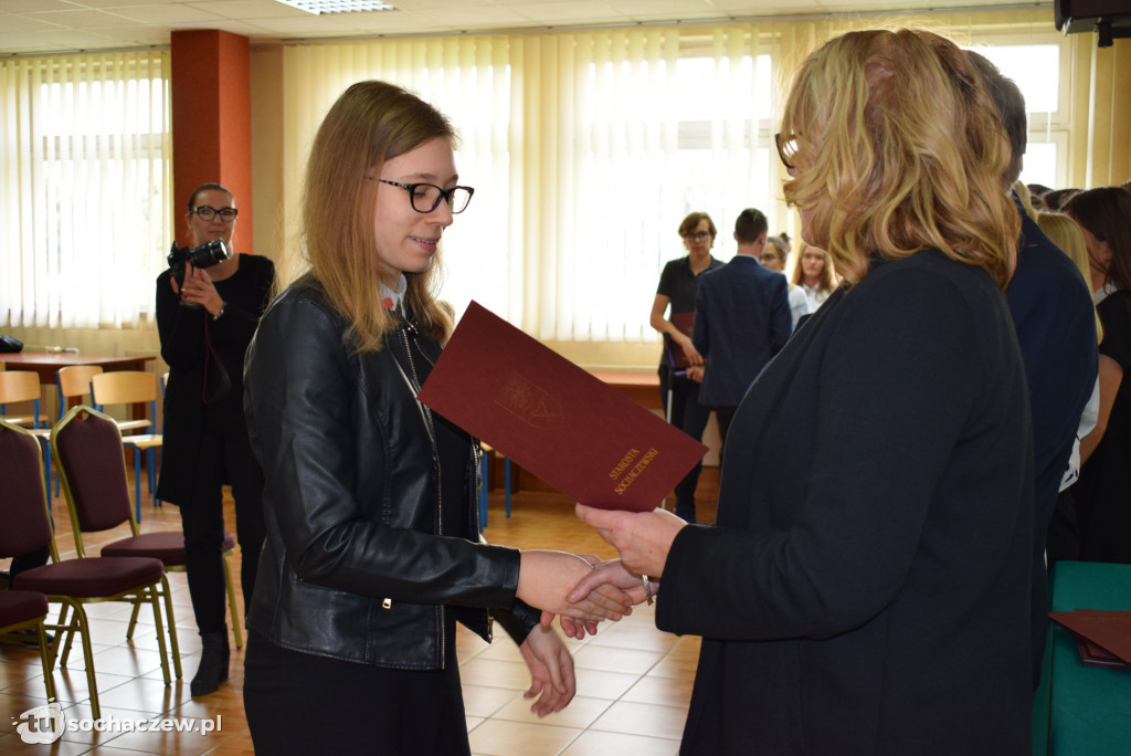 Stypendia starosty rozdane