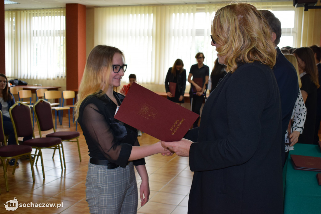 Stypendia starosty rozdane