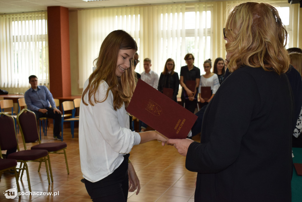 Stypendia starosty rozdane
