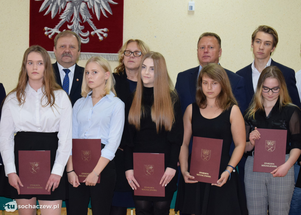 Stypendia starosty rozdane