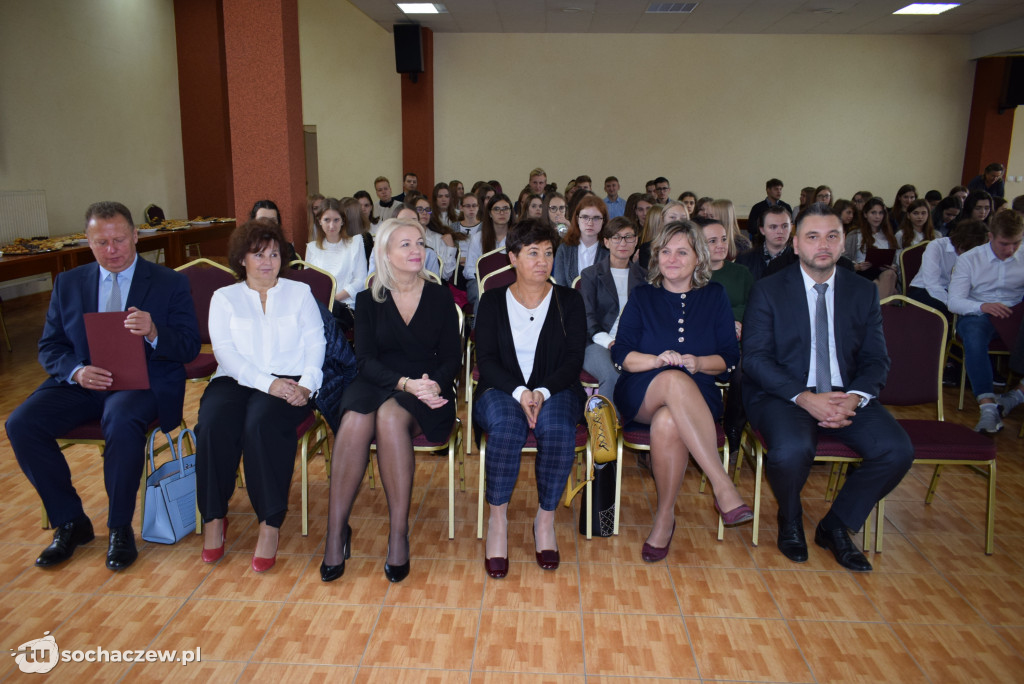 Stypendia starosty rozdane