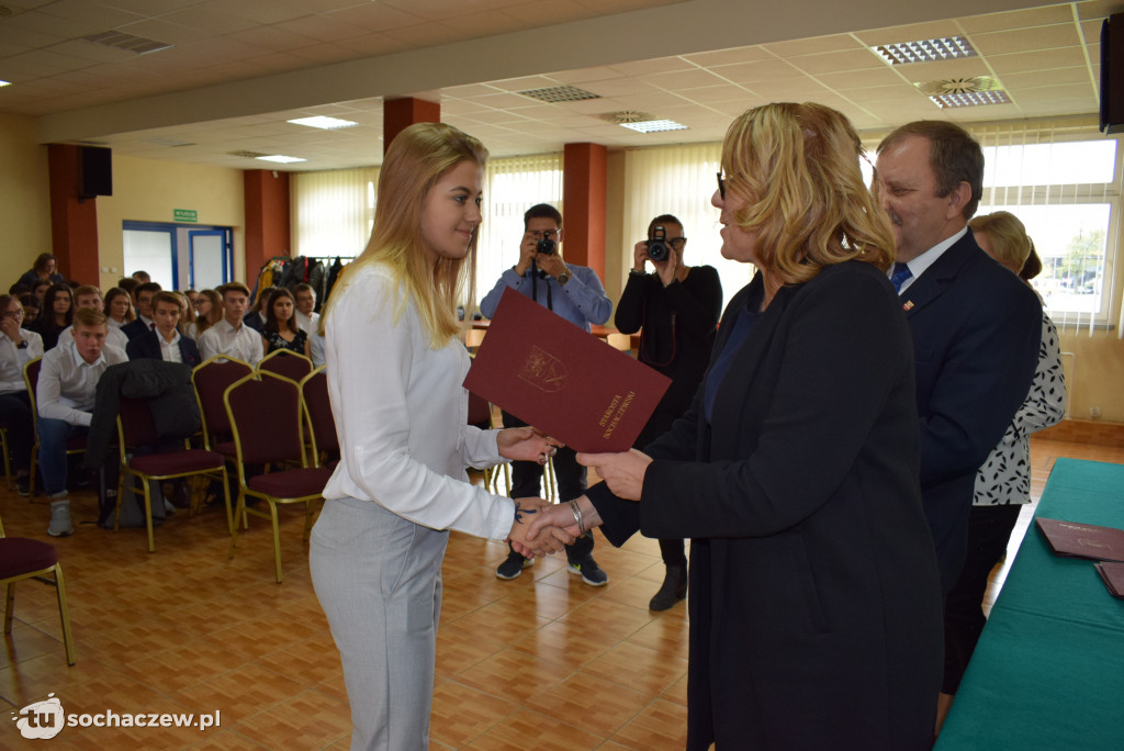 Stypendia starosty rozdane