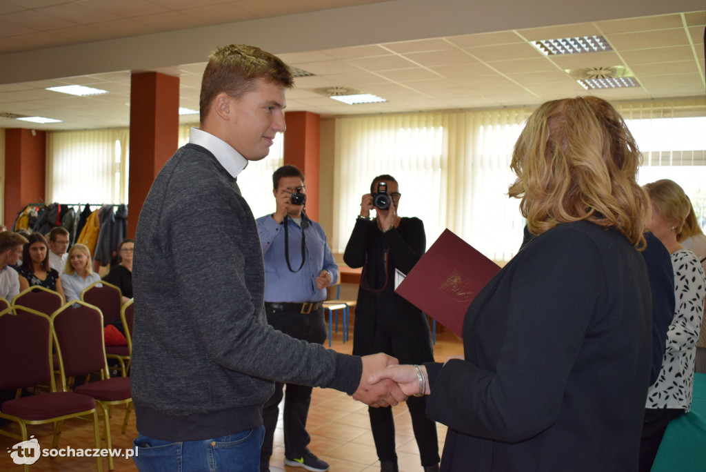 Stypendia starosty rozdane