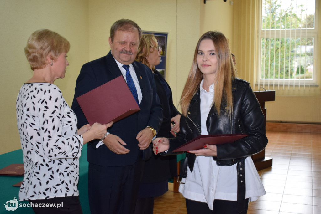 Stypendia starosty rozdane