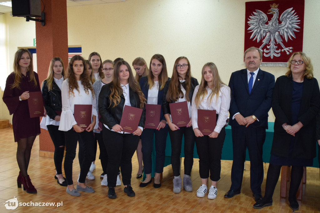 Stypendia starosty rozdane
