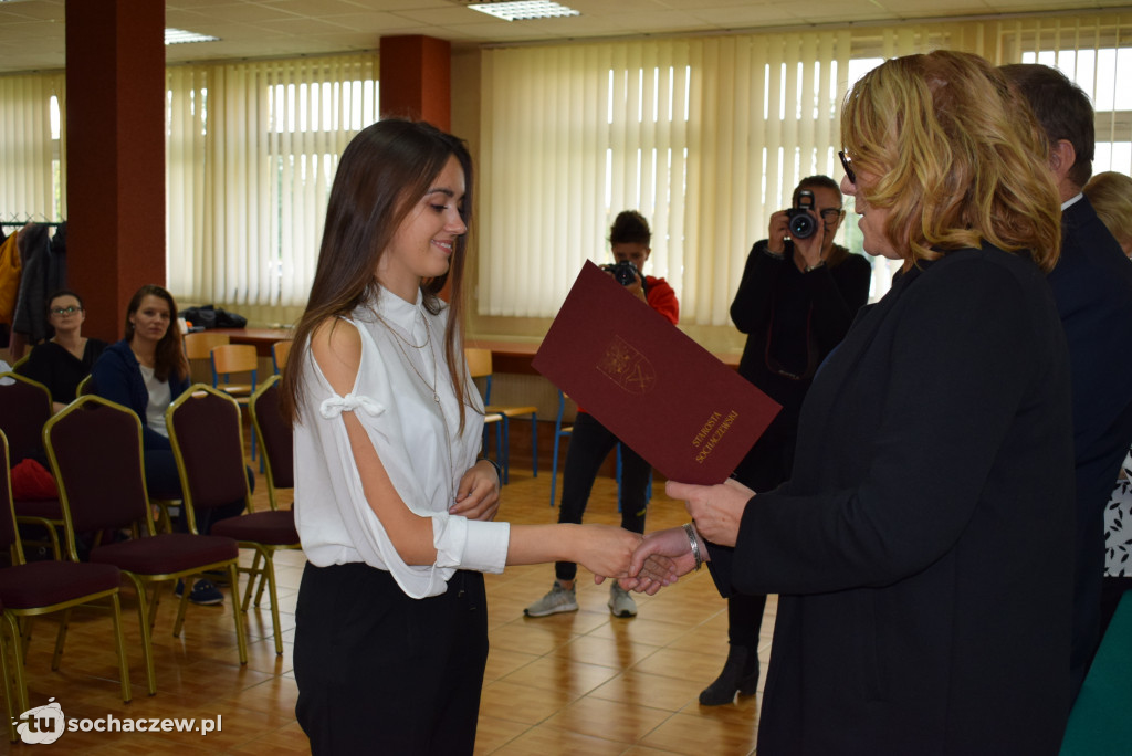 Stypendia starosty rozdane