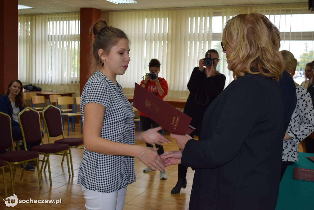 Stypendia starosty rozdane