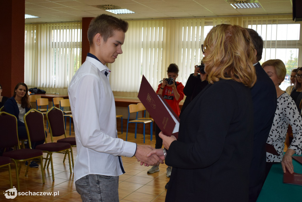 Stypendia starosty rozdane