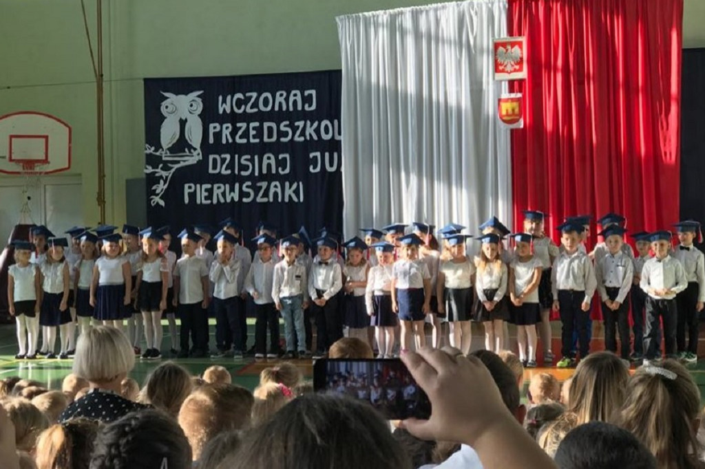 Pasowanie na pierwszoklasistów w Rybnie