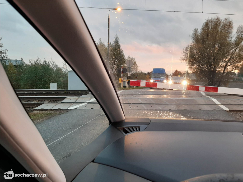 Samobójcy na przejeździe kolejowym