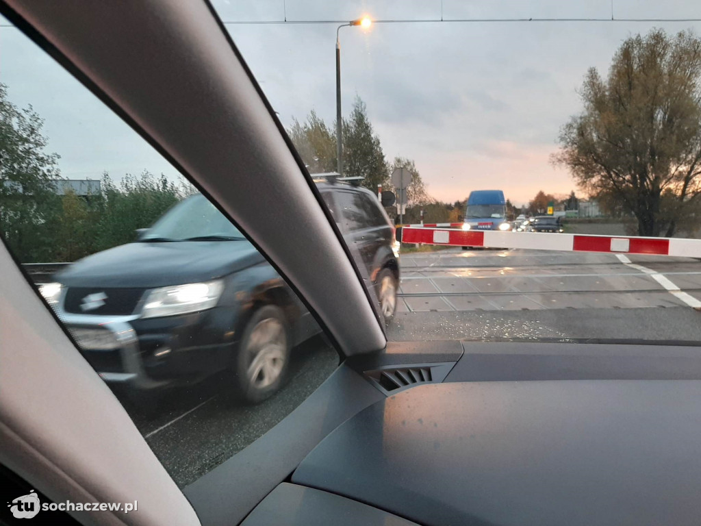 Samobójcy na przejeździe kolejowym