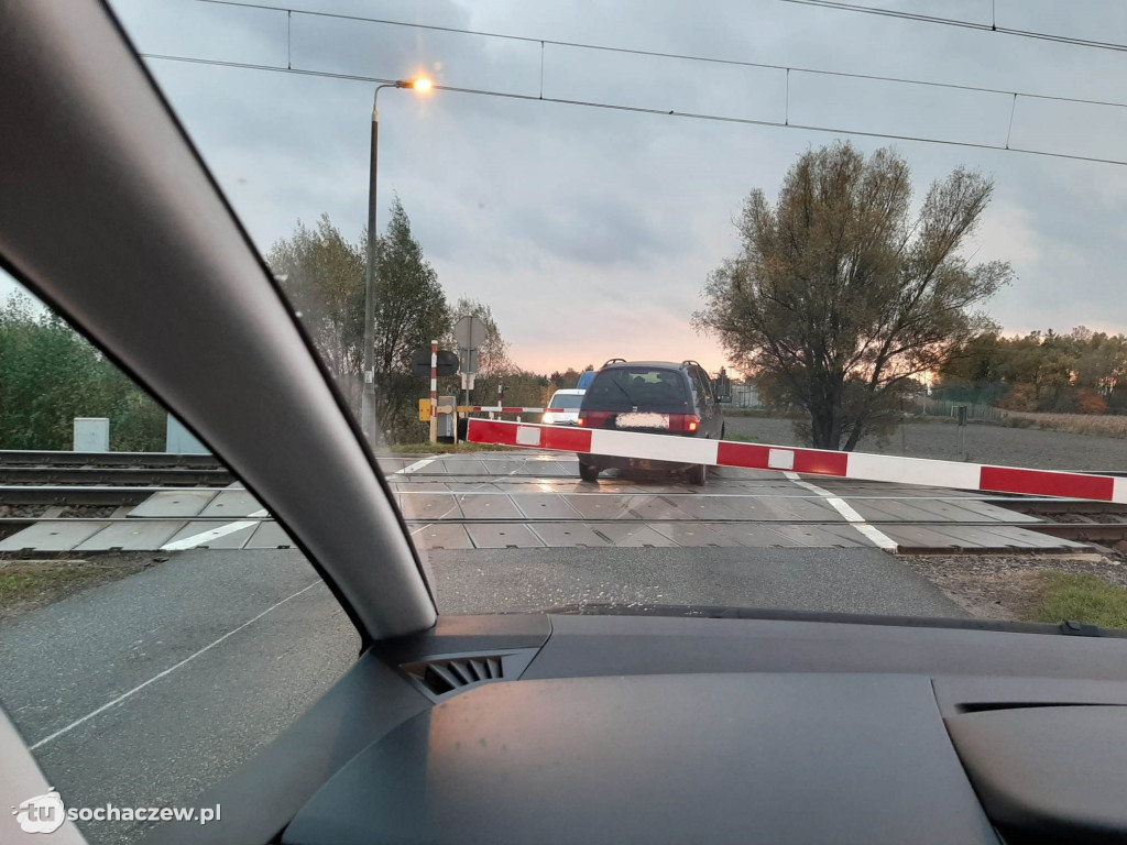 Samobójcy na przejeździe kolejowym