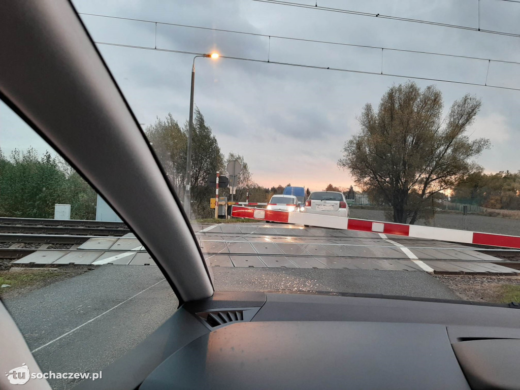 Samobójcy na przejeździe kolejowym