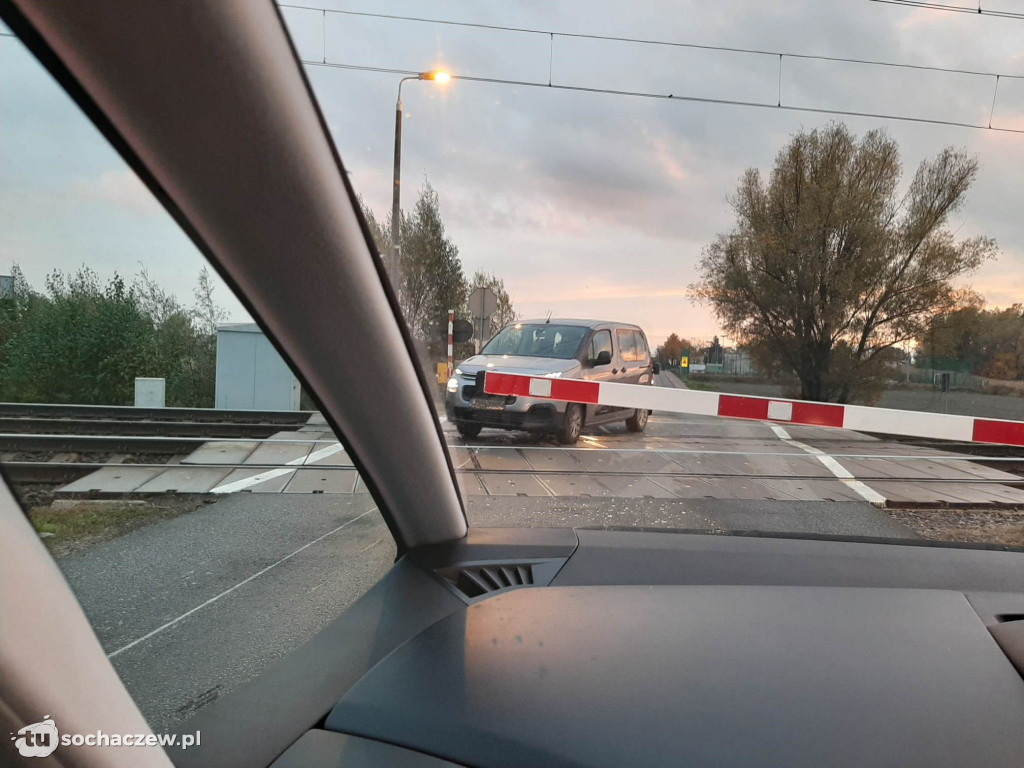Samobójcy na przejeździe kolejowym