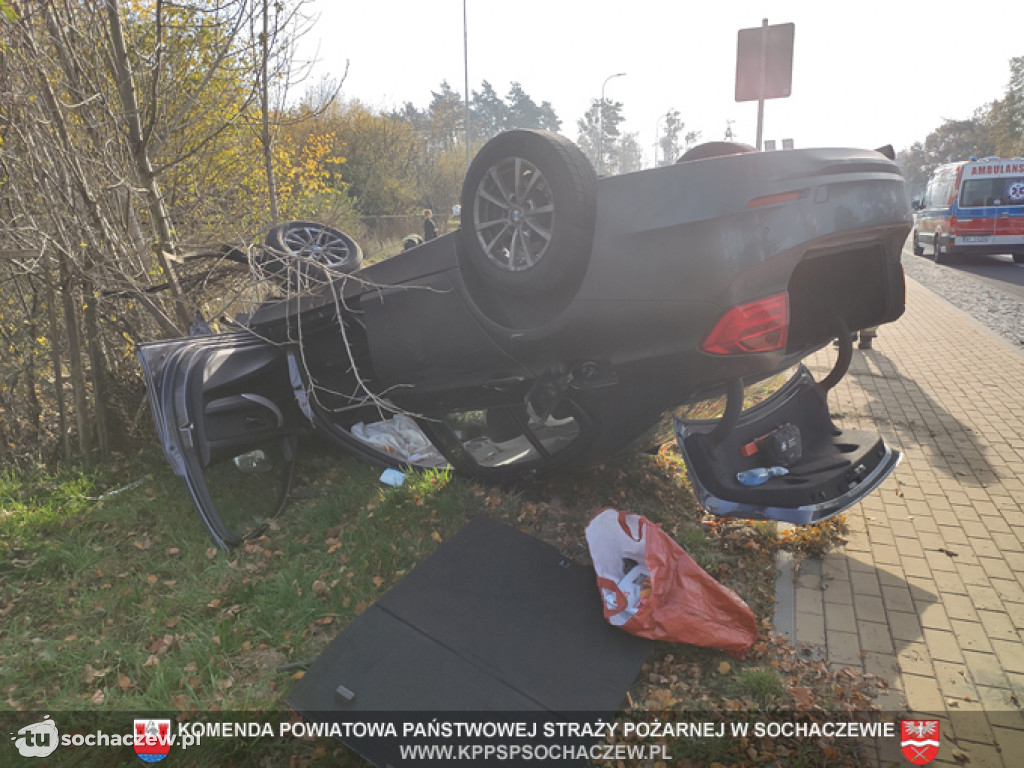 Zderzenie i dachowanie w Bielicach