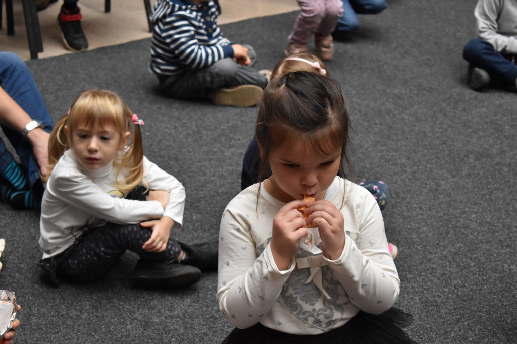 Artystyczne Kramnice teatralnie. Mimo chłodu sala pełna