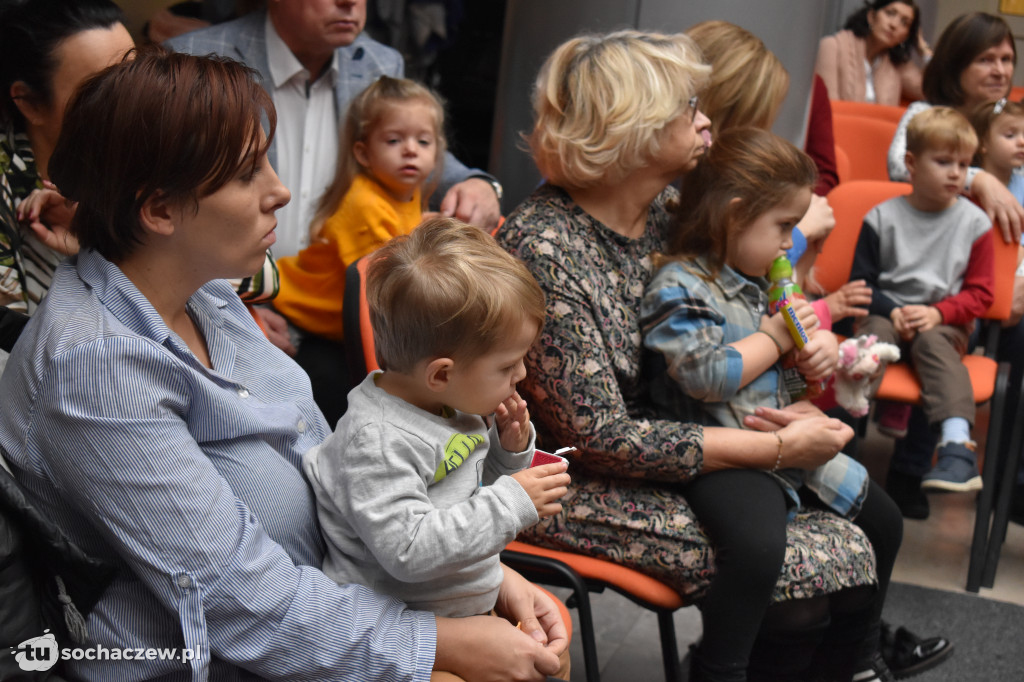 Artystyczne Kramnice teatralnie. Mimo chłodu sala pełna