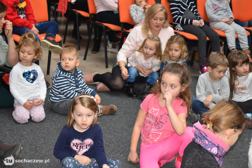 Artystyczne Kramnice teatralnie. Mimo chłodu sala pełna