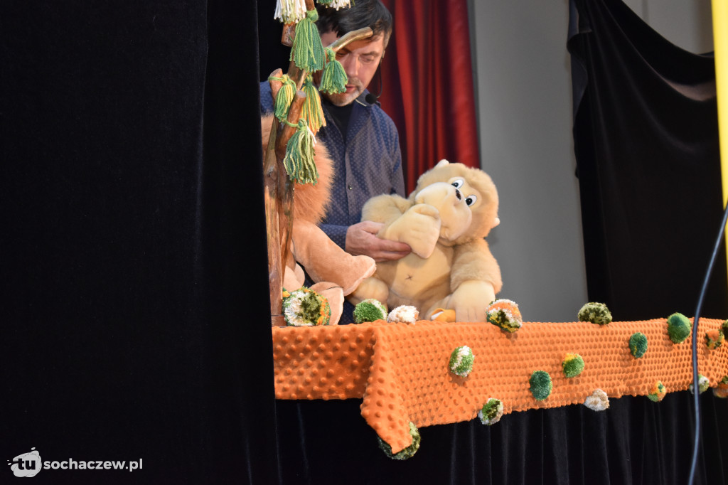 Artystyczne Kramnice teatralnie. Mimo chłodu sala pełna