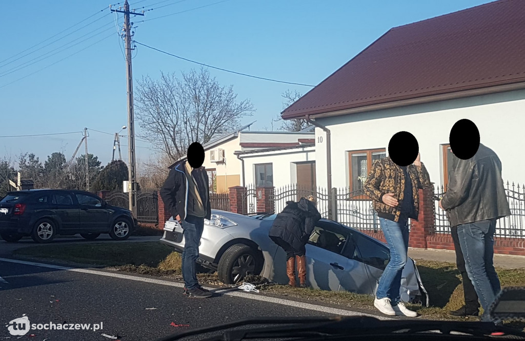 Zderzenie busa z osobówką w Topołowej