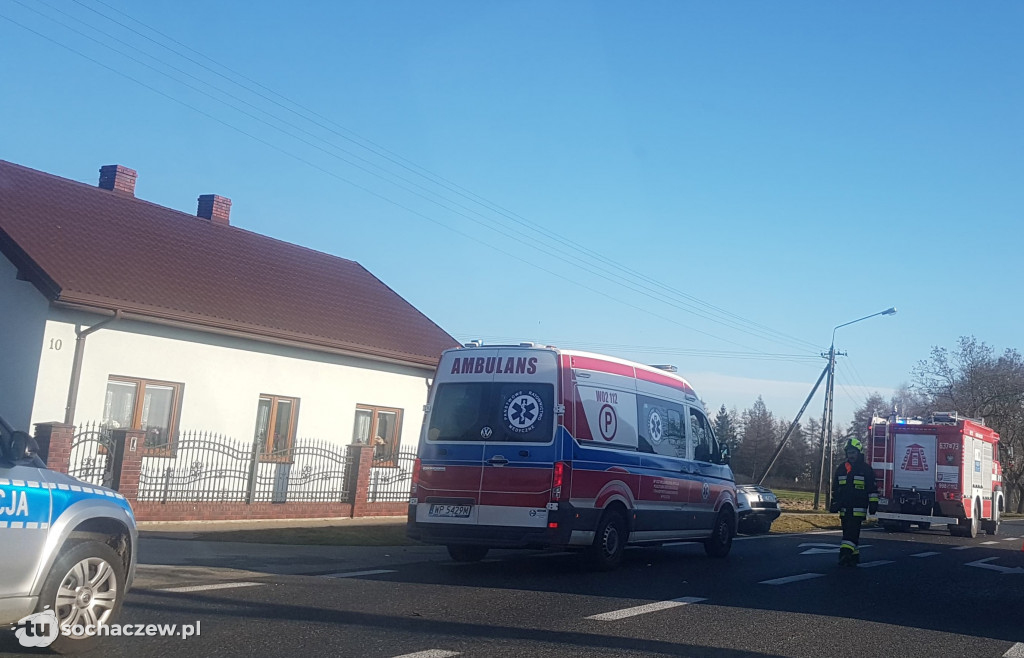 Zderzenie busa z osobówką w Topołowej