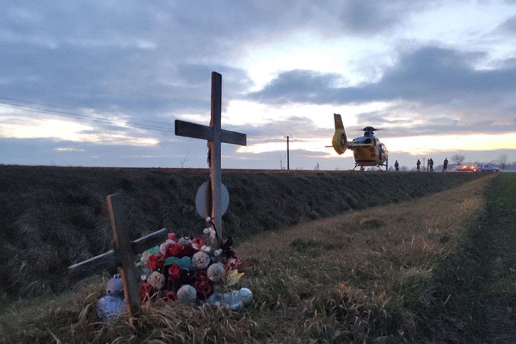 Czołowe zderzenie w Giżyczkach. Śmigłowiec LPR zabrał poszkodowanego do szpitala