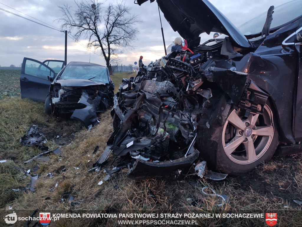 Czołowe zderzenie w Giżyczkach. Śmigłowiec LPR zabrał poszkodowanego do szpitala