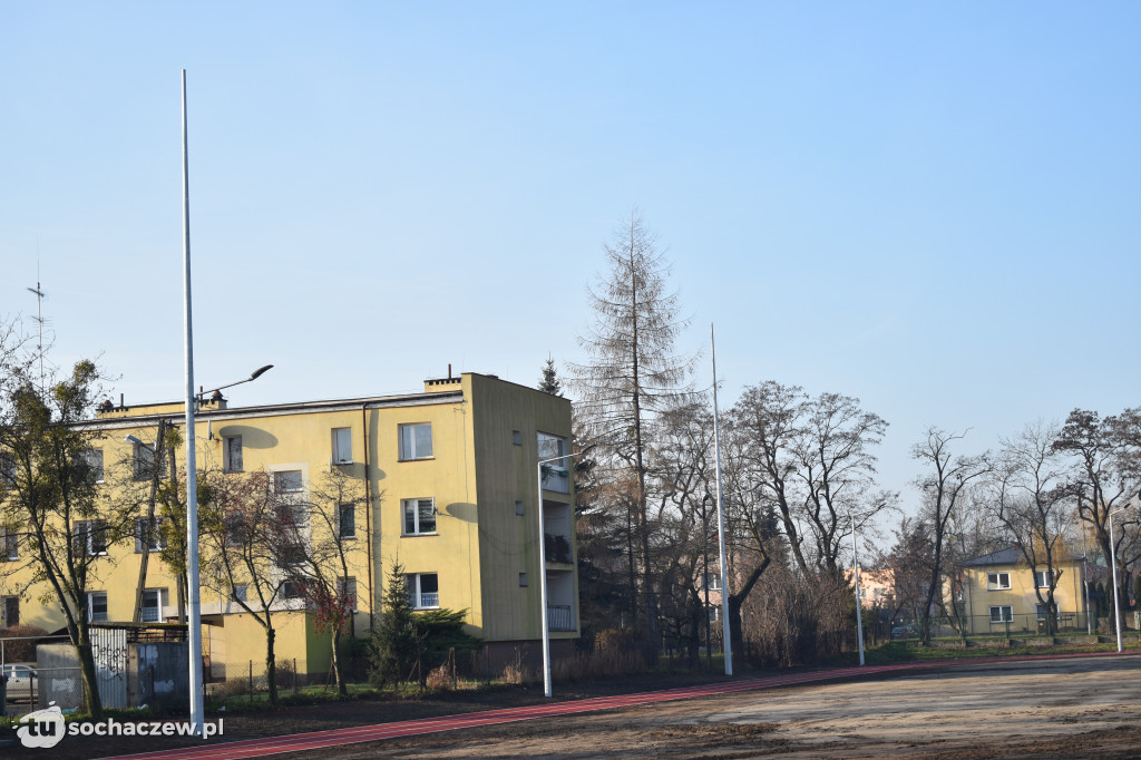 Spór o boisko przy Ogrodniku. Kikuty czy lampy?