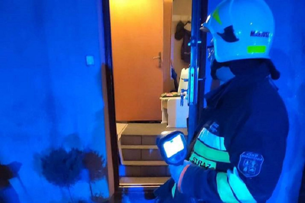 Pożar sadzy w kominie. Interwencja OSP Paprotnia
