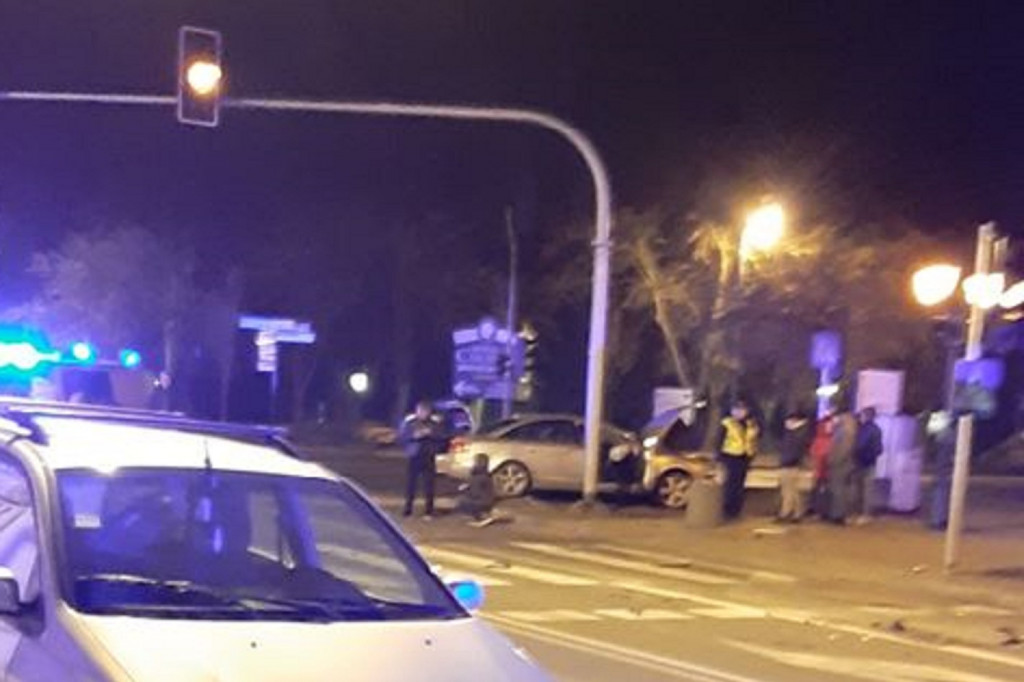 Nocny wypadek na skrzyżowaniu ulic Warszawskiej i Staszica