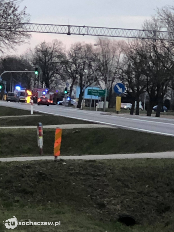 Zderzenie samochodów w Topołowej. Trzy osoby poszkodowane