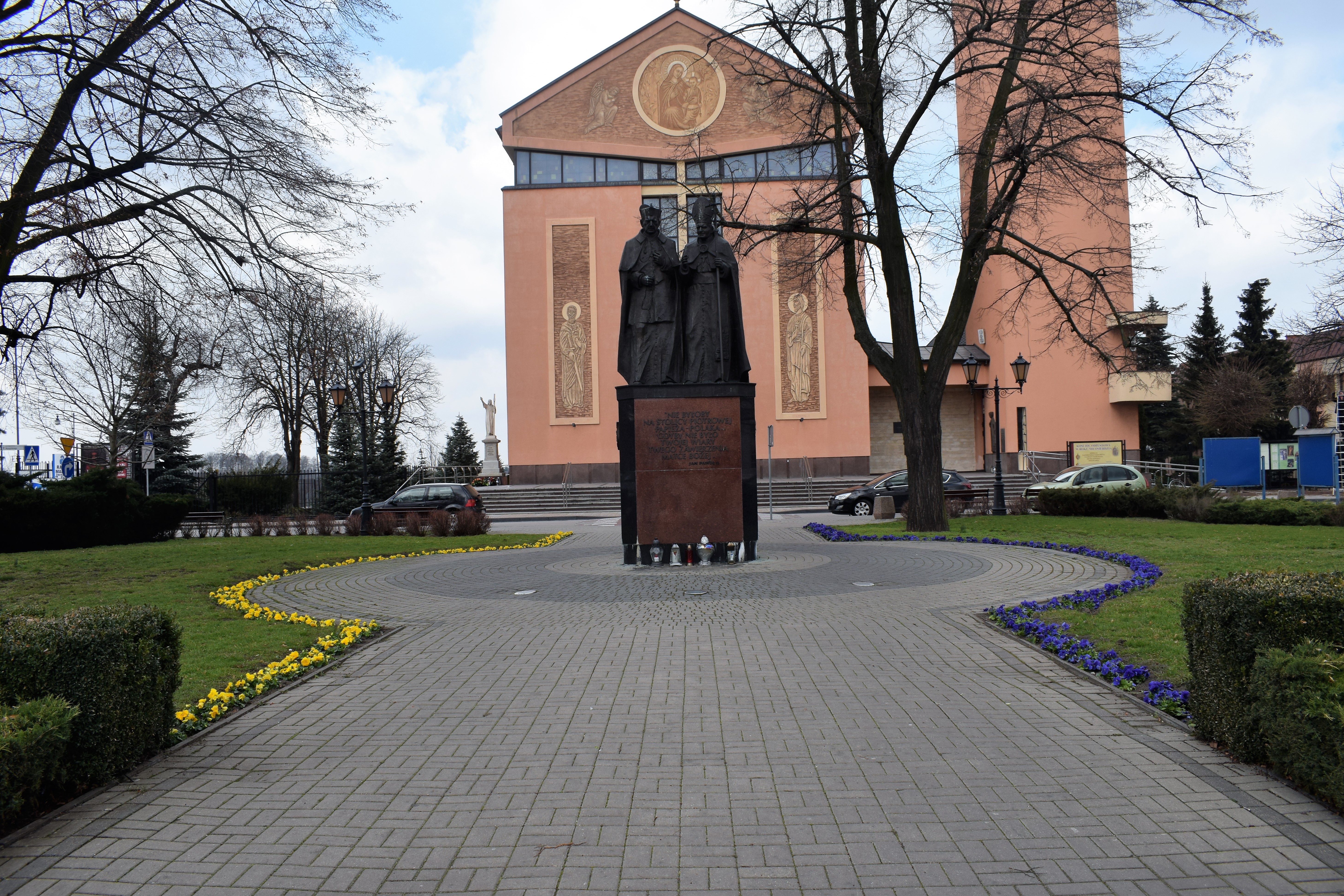 Wiosenne nasadzenia na placu Kościuszki
