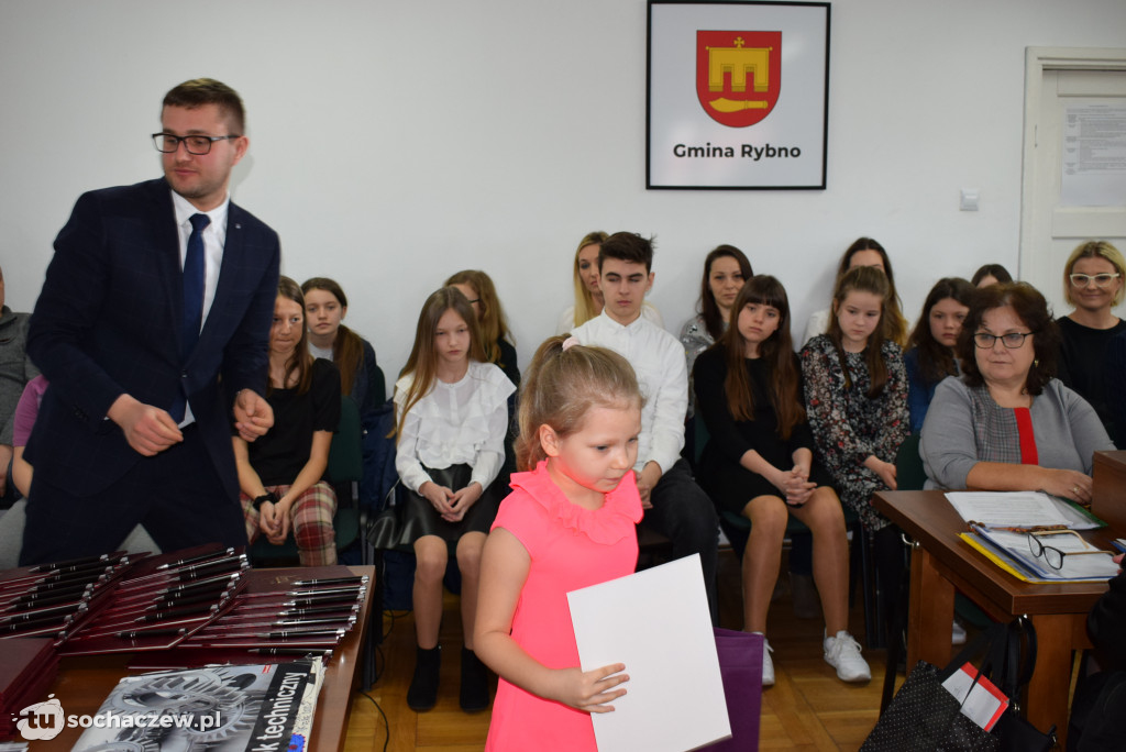 XXI Sesja Rady Gminy Rybno: o bezpieczeństwie podczas ferii, stypendiach i Dniu Sołtysa