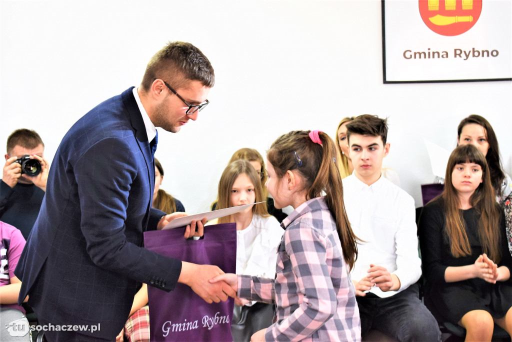 XXI Sesja Rady Gminy Rybno: o bezpieczeństwie podczas ferii, stypendiach i Dniu Sołtysa