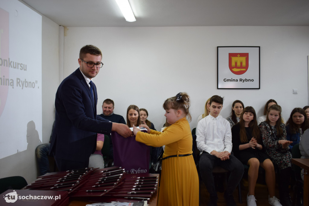 XXI Sesja Rady Gminy Rybno: o bezpieczeństwie podczas ferii, stypendiach i Dniu Sołtysa