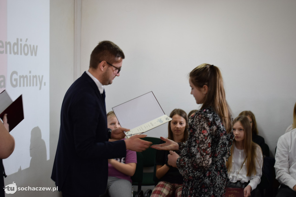 XXI Sesja Rady Gminy Rybno: o bezpieczeństwie podczas ferii, stypendiach i Dniu Sołtysa