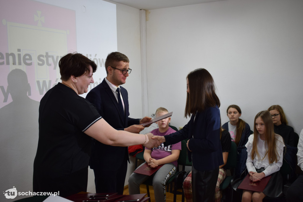 XXI Sesja Rady Gminy Rybno: o bezpieczeństwie podczas ferii, stypendiach i Dniu Sołtysa