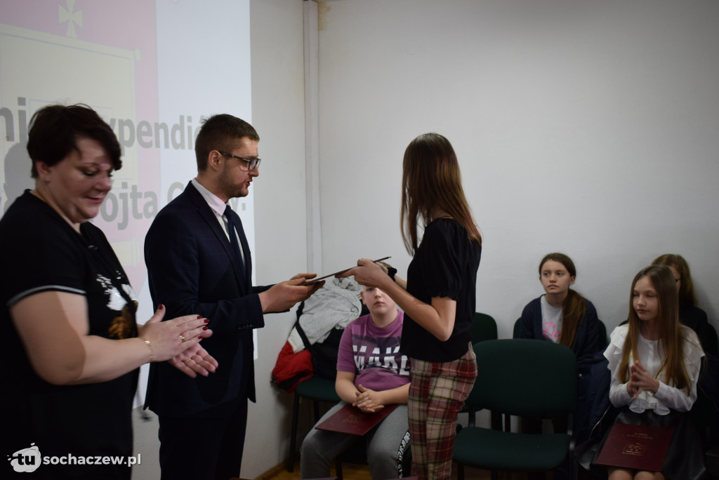 XXI Sesja Rady Gminy Rybno: o bezpieczeństwie podczas ferii, stypendiach i Dniu Sołtysa
