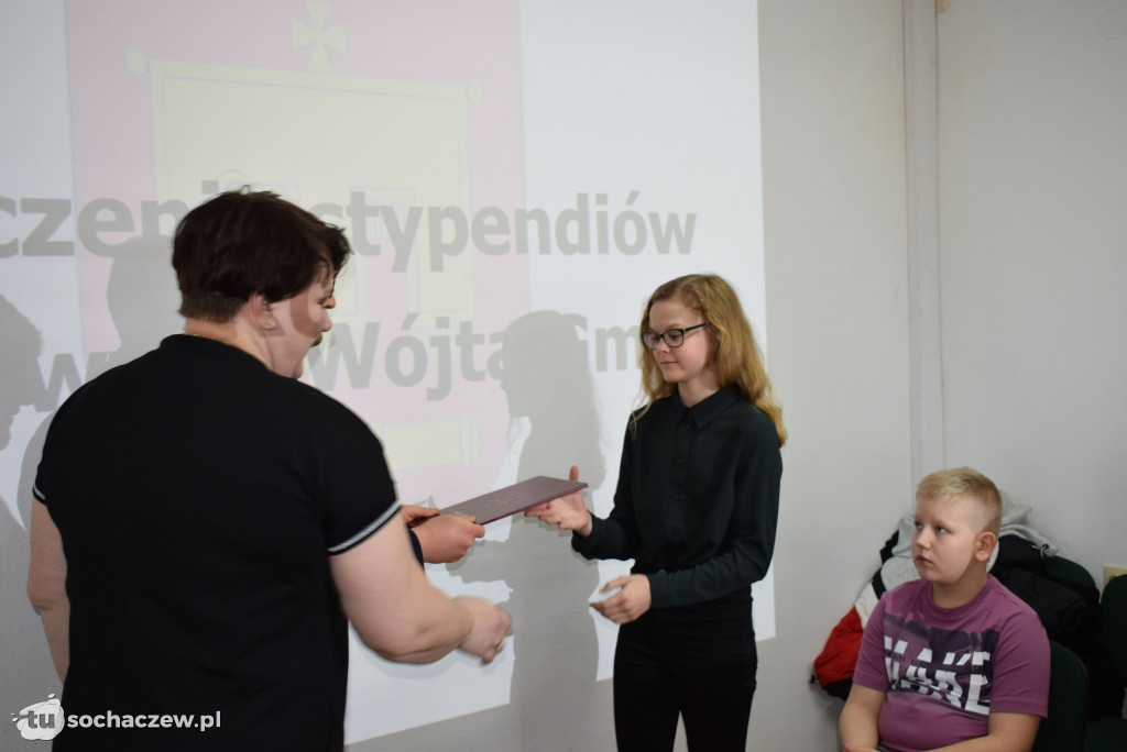 XXI Sesja Rady Gminy Rybno: o bezpieczeństwie podczas ferii, stypendiach i Dniu Sołtysa