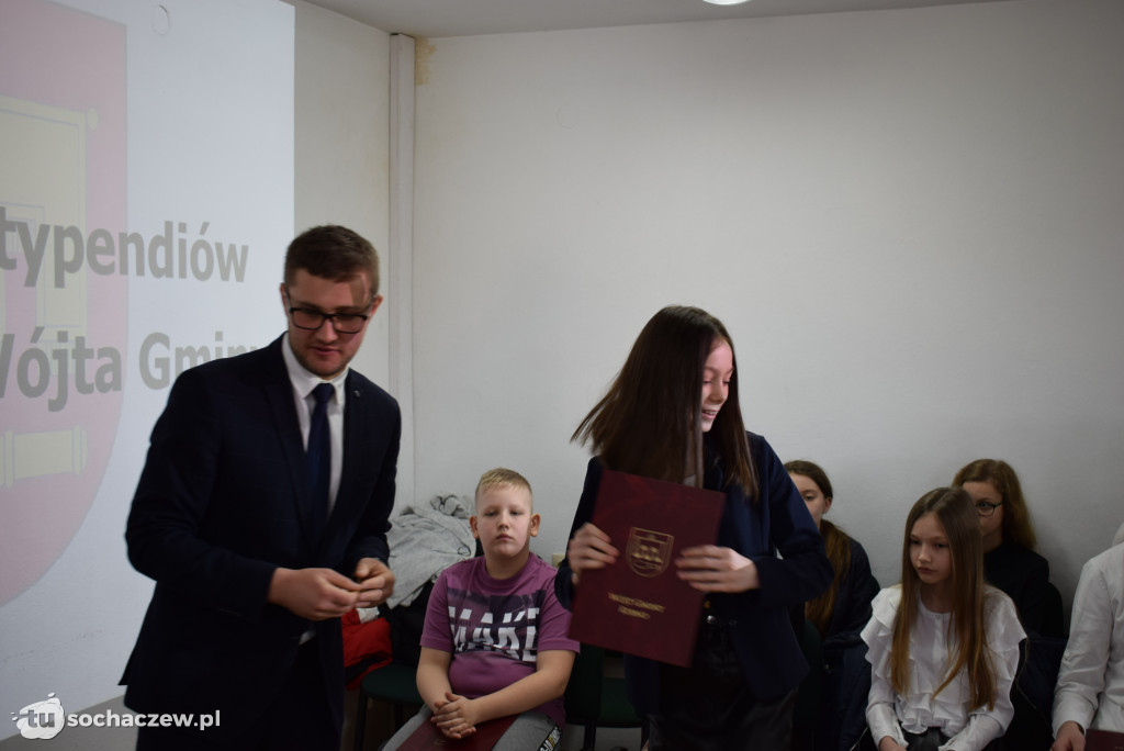 XXI Sesja Rady Gminy Rybno: o bezpieczeństwie podczas ferii, stypendiach i Dniu Sołtysa
