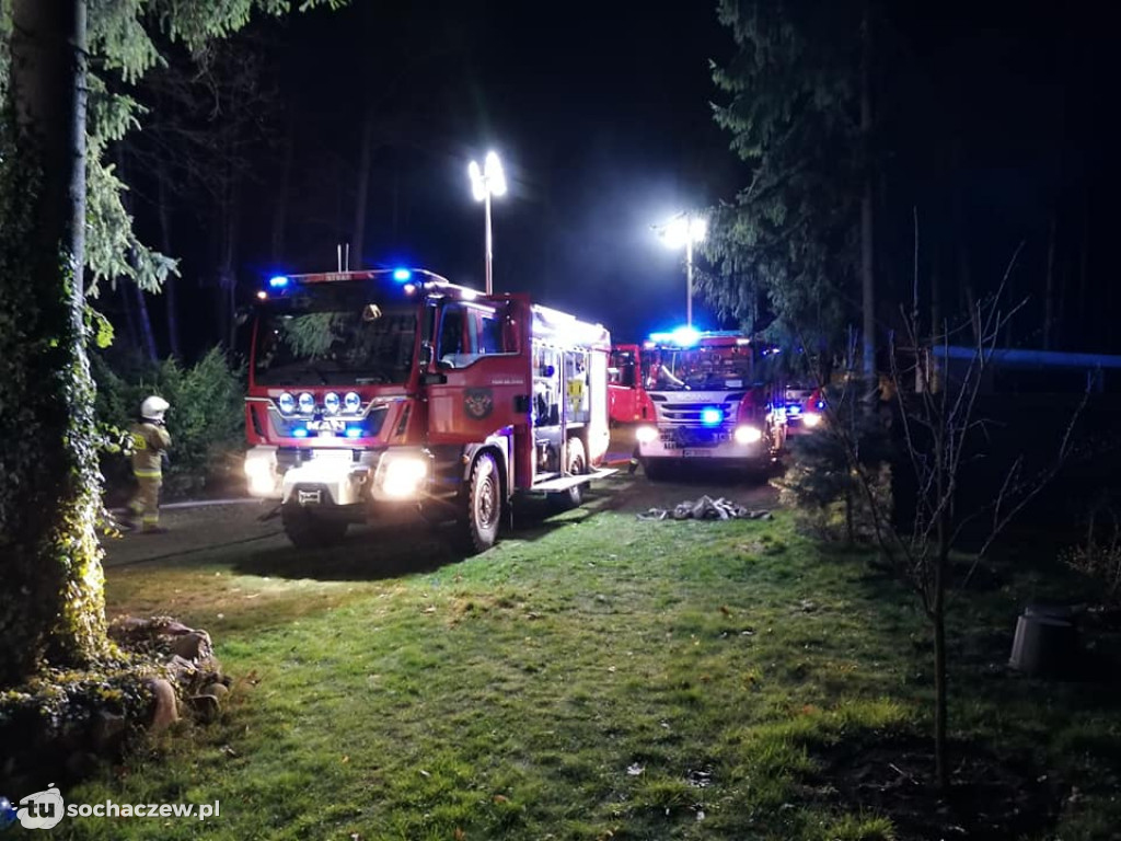 Pożar domu w Siannie. 6 zastępów straży w akcji