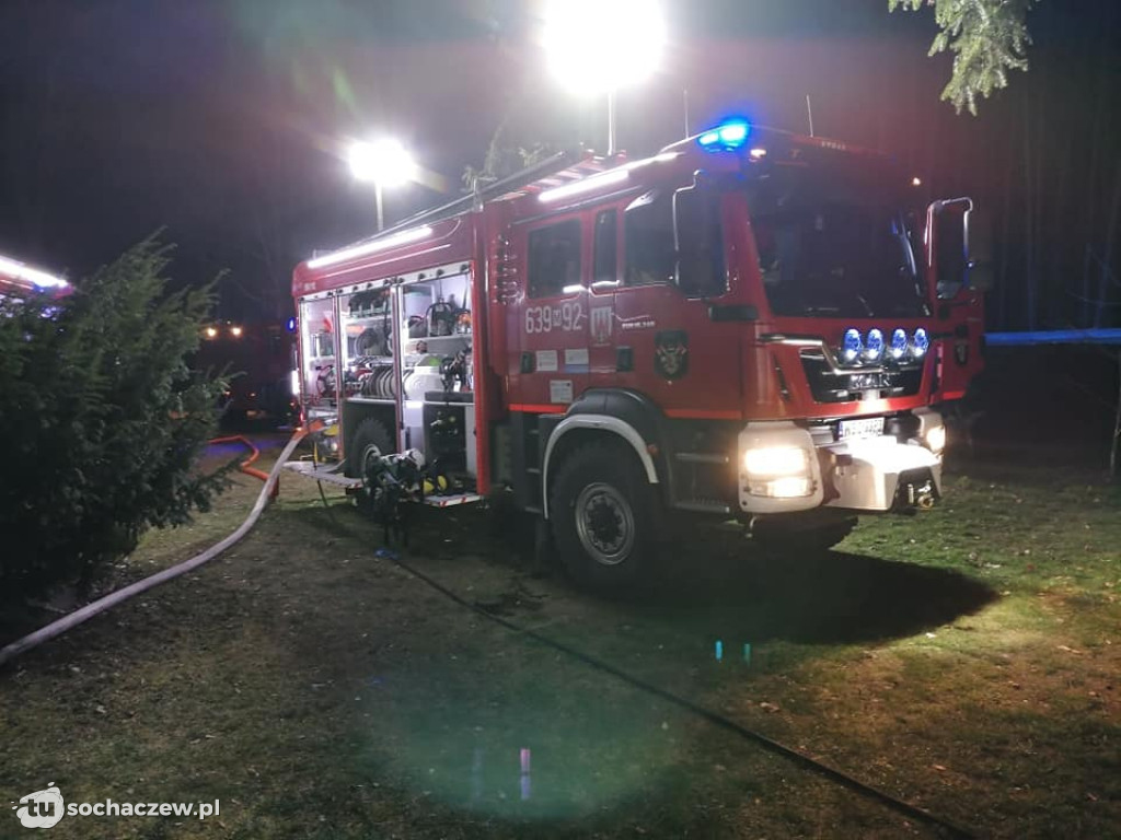 Pożar domu w Siannie. 6 zastępów straży w akcji