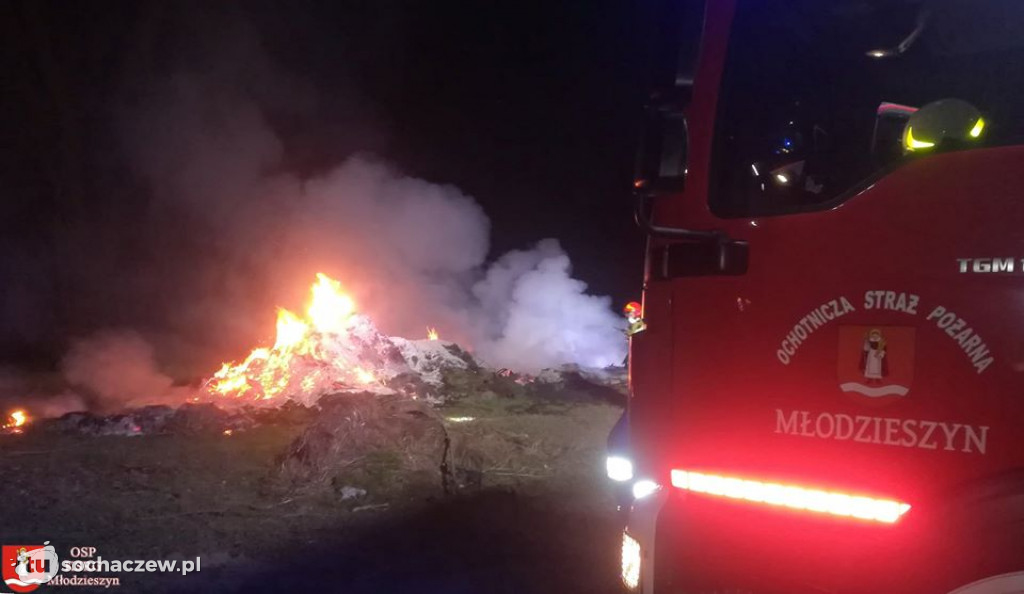 Pożar sterty gałęzi w Bibiampolu