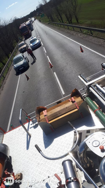 Zderzenie busa z motocyklem na DK 50. Relacja OSP Kamion