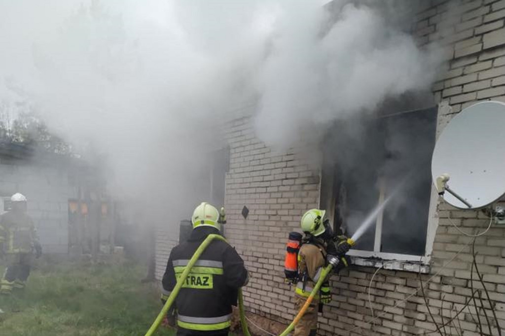 Pożar budynku w Paprotni