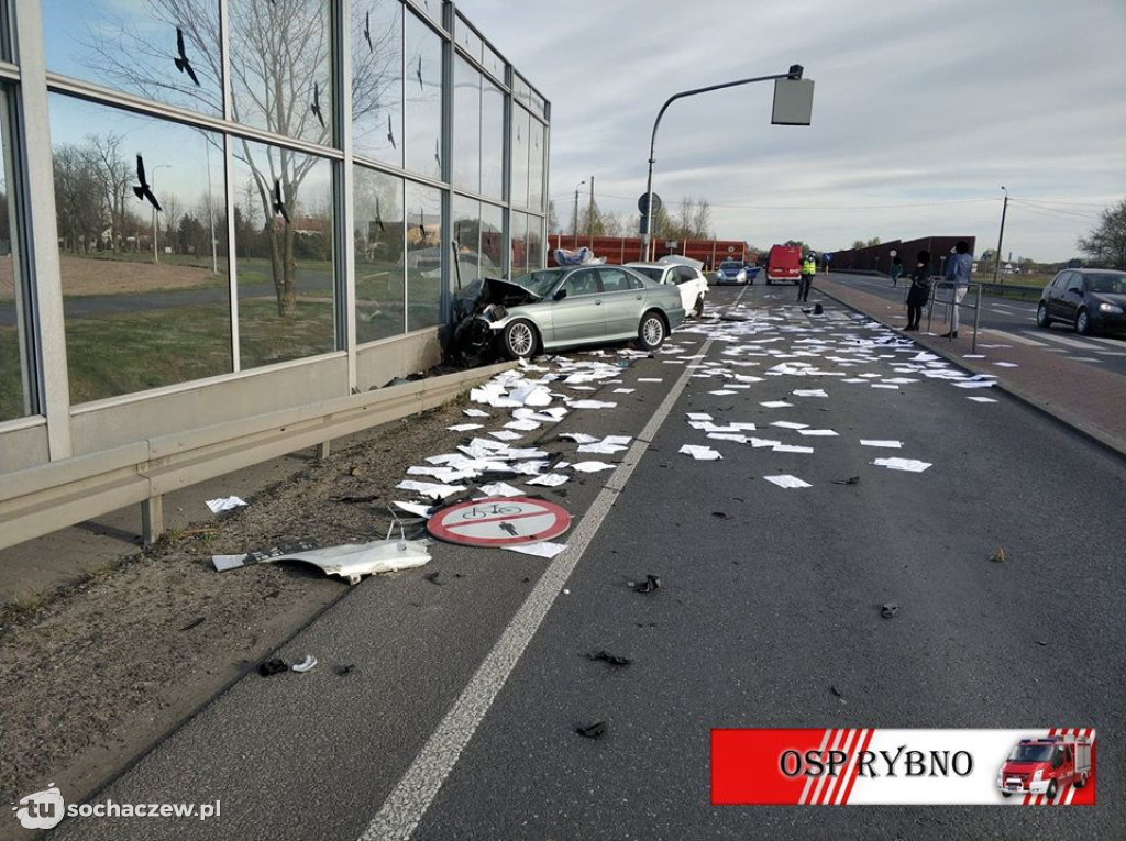 Zderzenie dwóch BMW w Żdżarowie