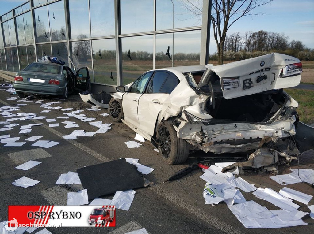 Zderzenie dwóch BMW w Żdżarowie